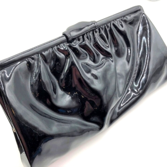 La Regale's Designer Vintage 60's Black Patent Leather Ande w/Bow Long Clutch - Picture 7 of 10